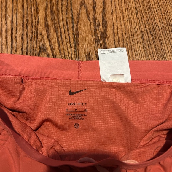 Nike Coral Athletic Shorts Lightweight Elastic Waist - Picture 3 of 3